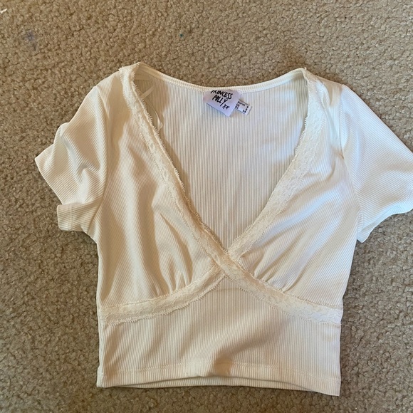 princess polly lace crop top - Picture 2 of 3